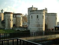 Тауэр - старинная крепость и музей в центре лондона